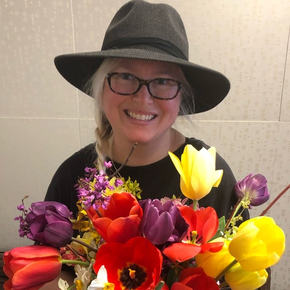 Meet your Posher, Julia - Picture 1 of 1